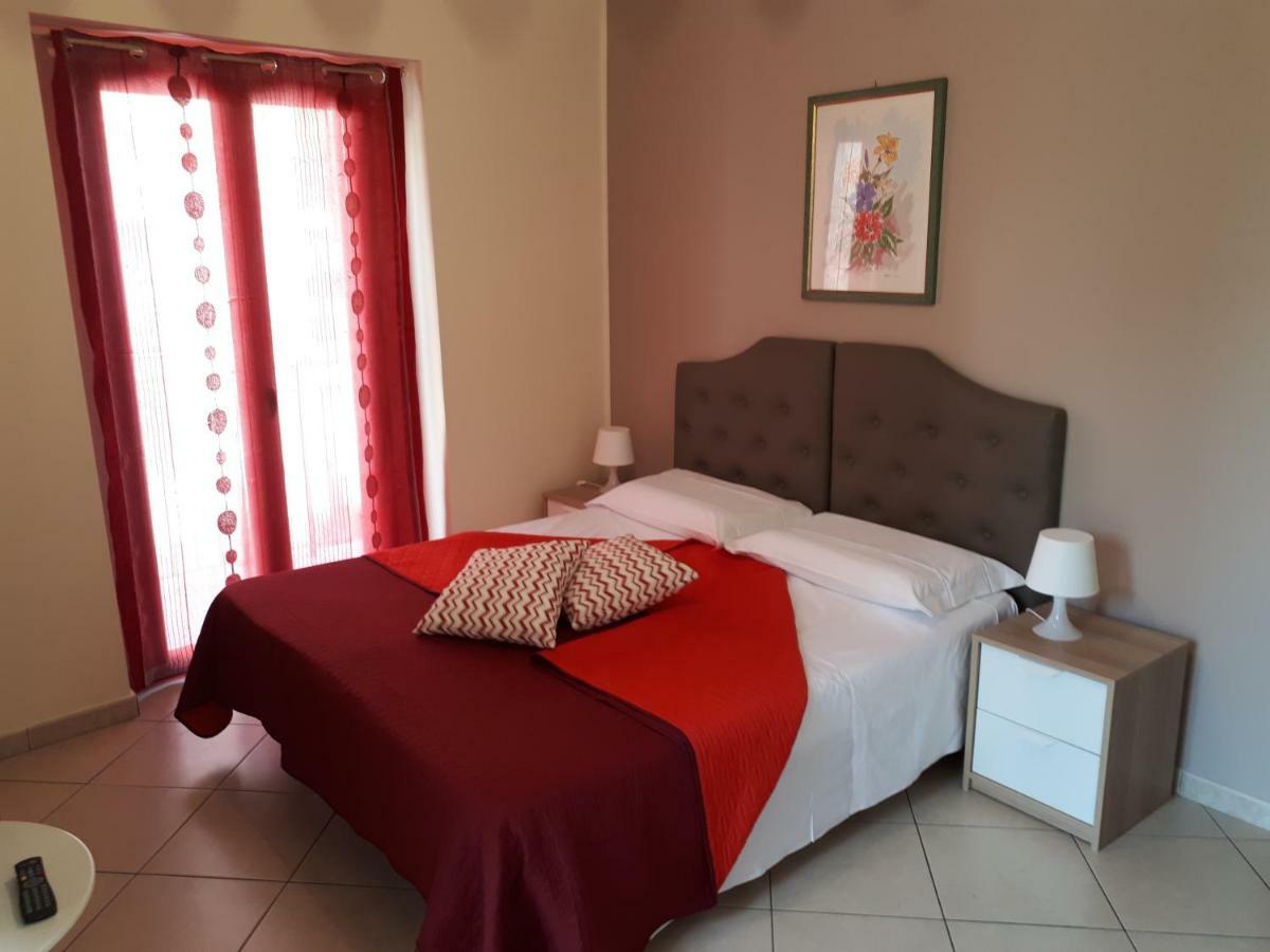 Casa Vacanza "La Chiazza Di Grutti" Grotte  エクステリア 写真